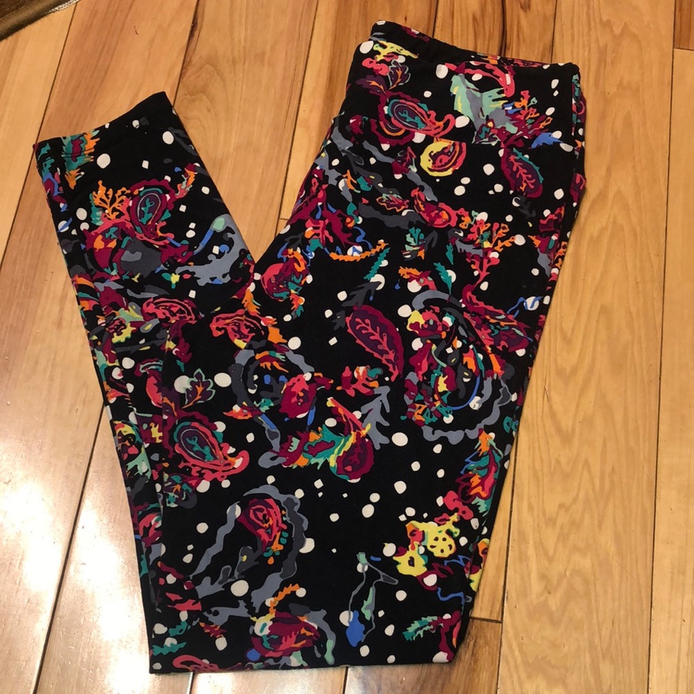 LuLaRoe Tall & Curvy leggings